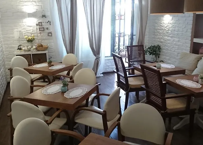 מלון דירות Aria Complex 3*