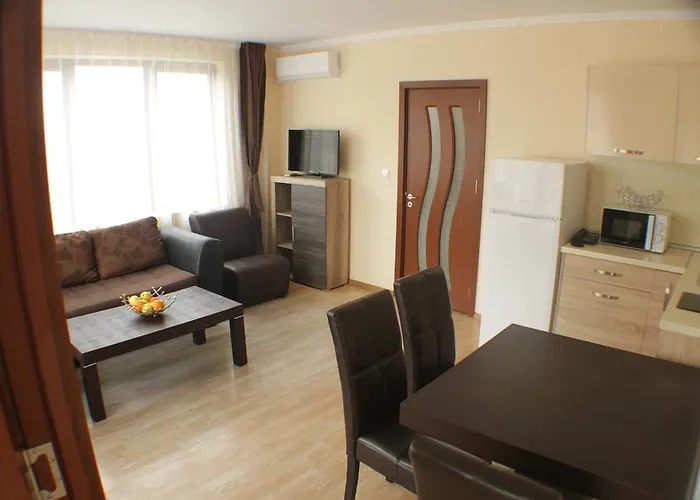 מלון דירות Aria Complex 3*