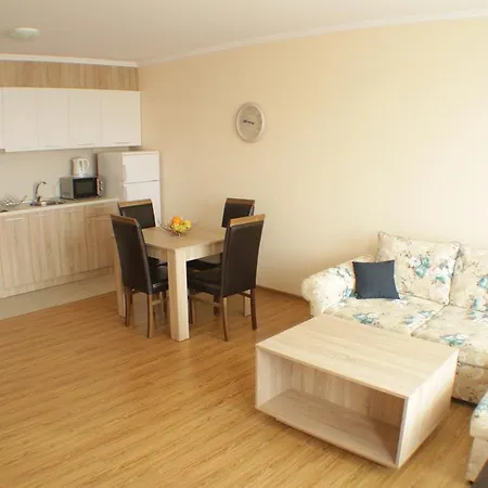 Aria Complex アパートホテル